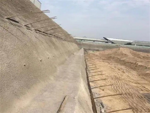 万山河道边坡加固